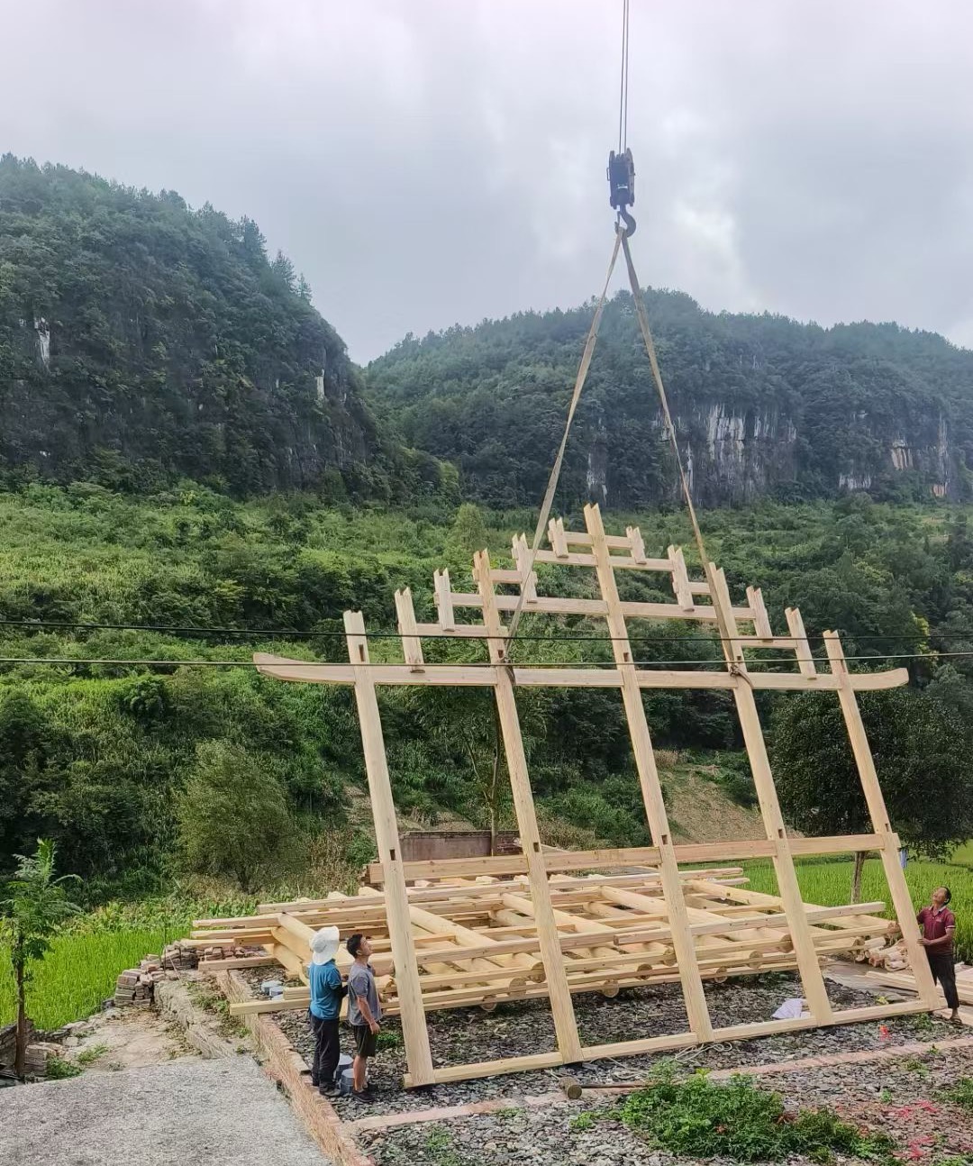 衡南县汽车吊出租公司怎么保证发动机散热问题