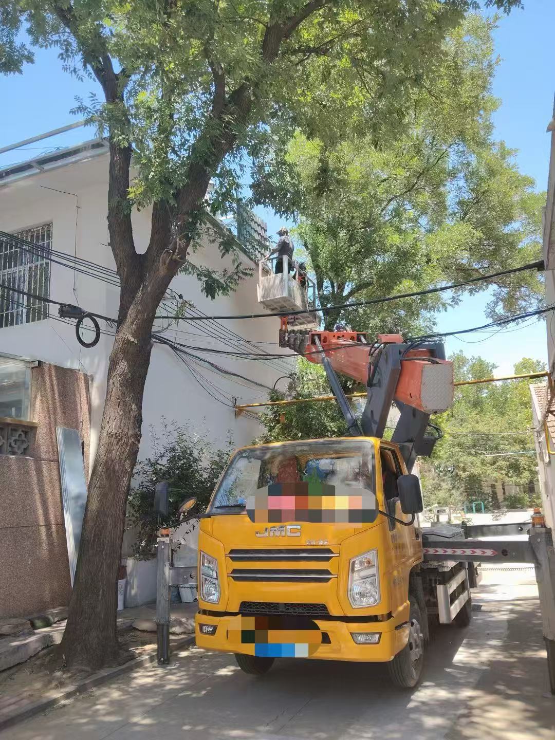 衡南县高空作业车能吊装重物吗？最大承载多少公斤？